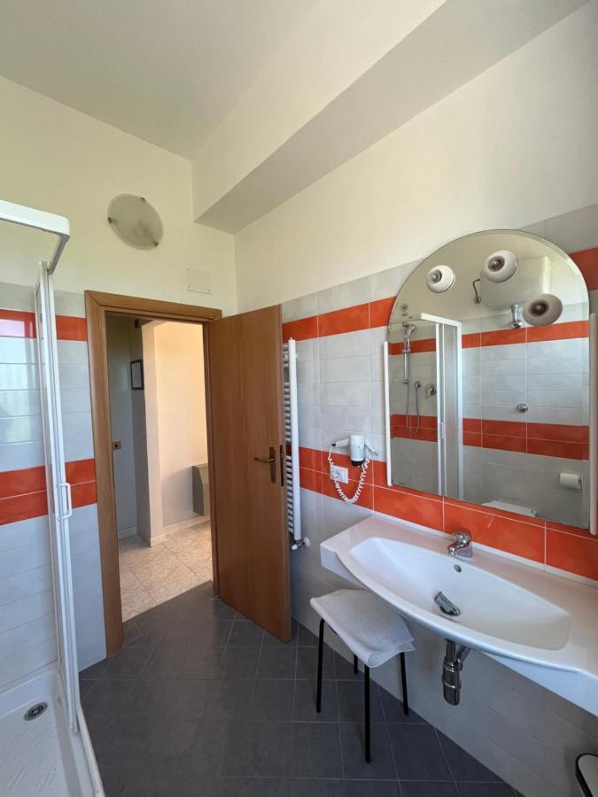 פולוניקה Hotel Letizia מראה חיצוני תמונה