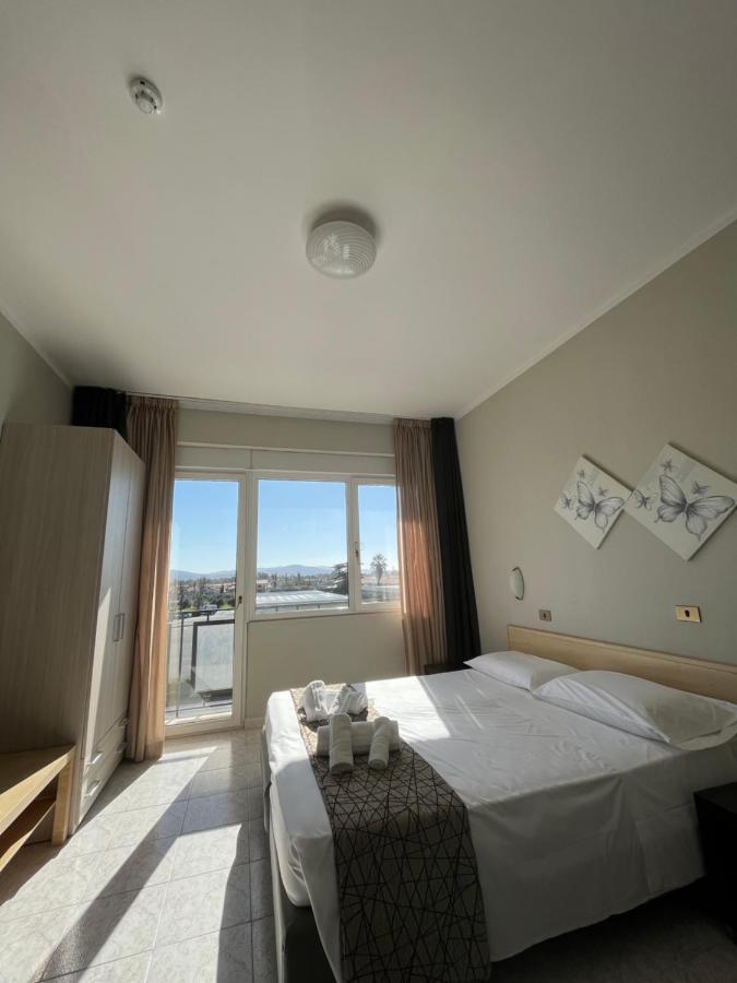 פולוניקה Hotel Letizia מראה חיצוני תמונה