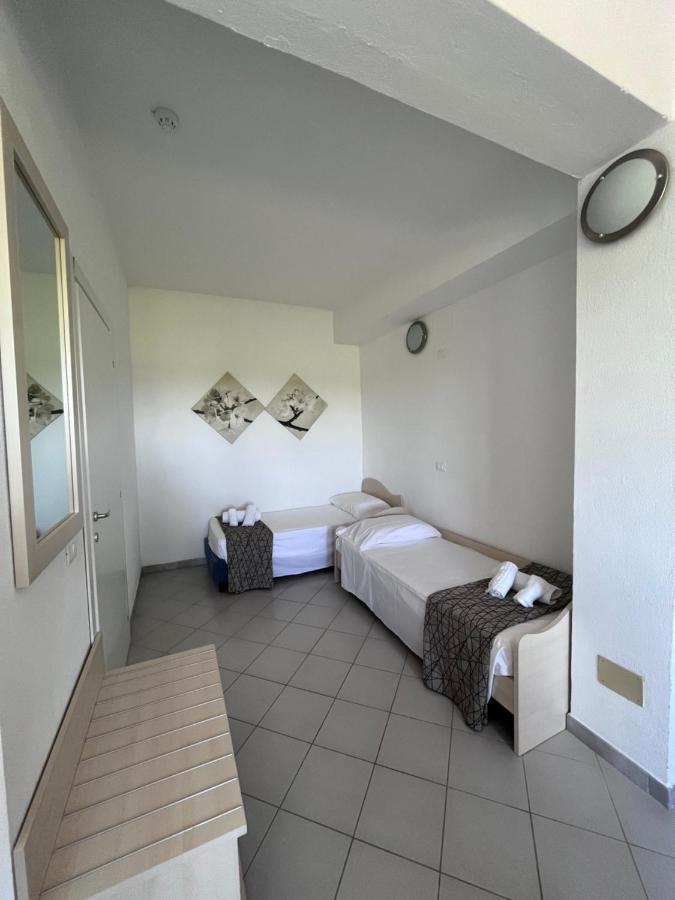 פולוניקה Hotel Letizia מראה חיצוני תמונה