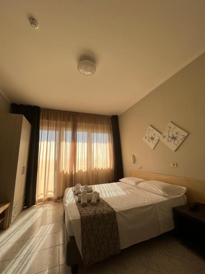 פולוניקה Hotel Letizia מראה חיצוני תמונה