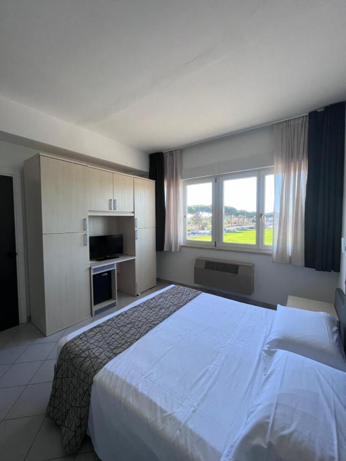 פולוניקה Hotel Letizia מראה חיצוני תמונה