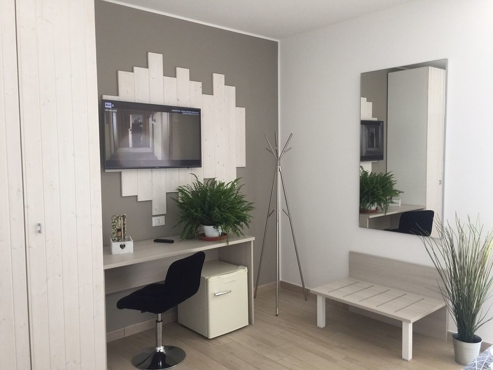 פולוניקה Hotel Letizia מראה חיצוני תמונה